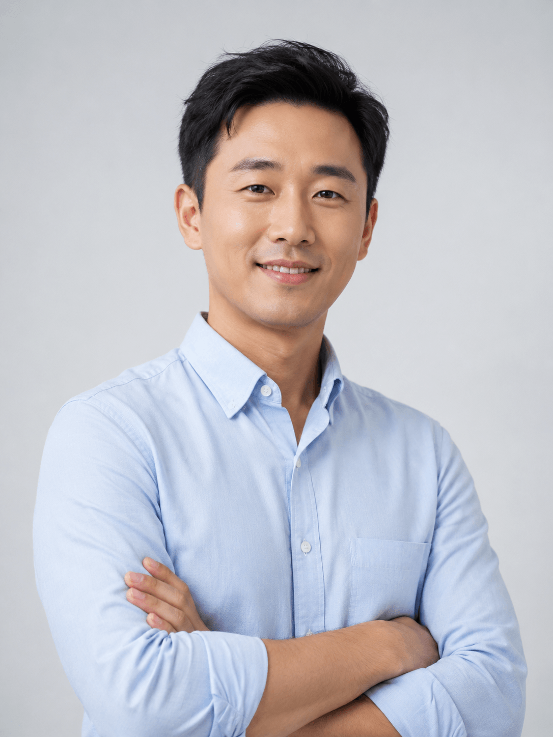 Professional Asian male business portrait used as a representative testimonial avatar for IUSUMMER.